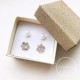Set dvou párů náušnic v krabičce