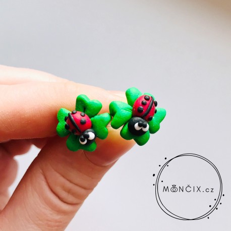 Beruška na čtyřlístku náušnice